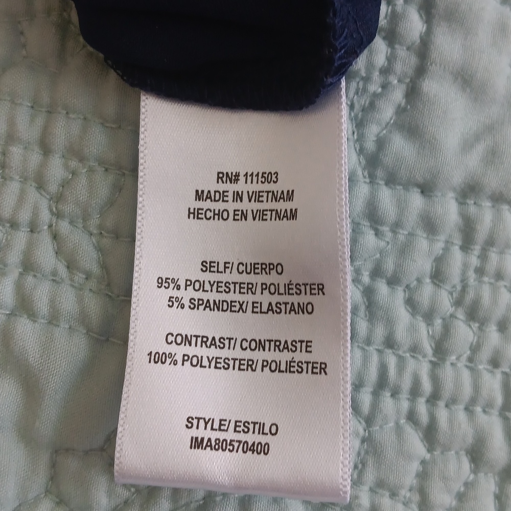 Small cold shoulder navy top. EUC. - Picture 6 of 8